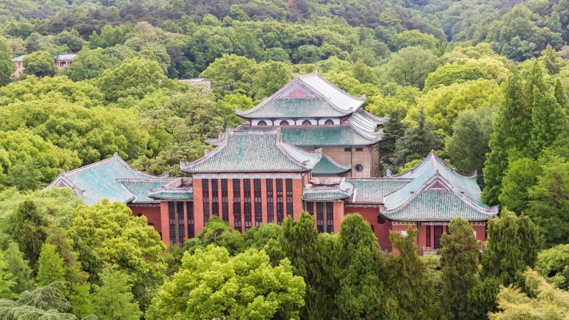 哪个大学帅哥美女最多,校园偶遇的帅哥美女