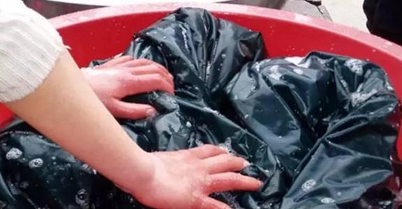 毛呢大衣脏了的正确清洗方法,毛呢大衣底边脏怎么清洗