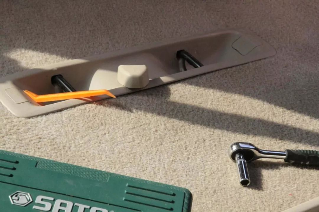 老车翻新：15年后的邂逅，普拉多LC120旧车换新颜，满血复活。