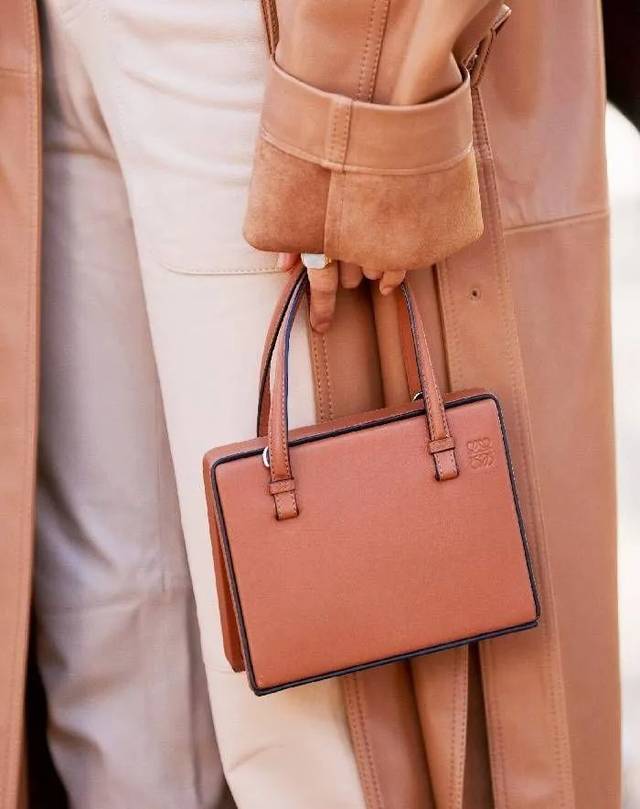 这件单品玩转所有秋季穿搭,每一个单品都是简单的基础款