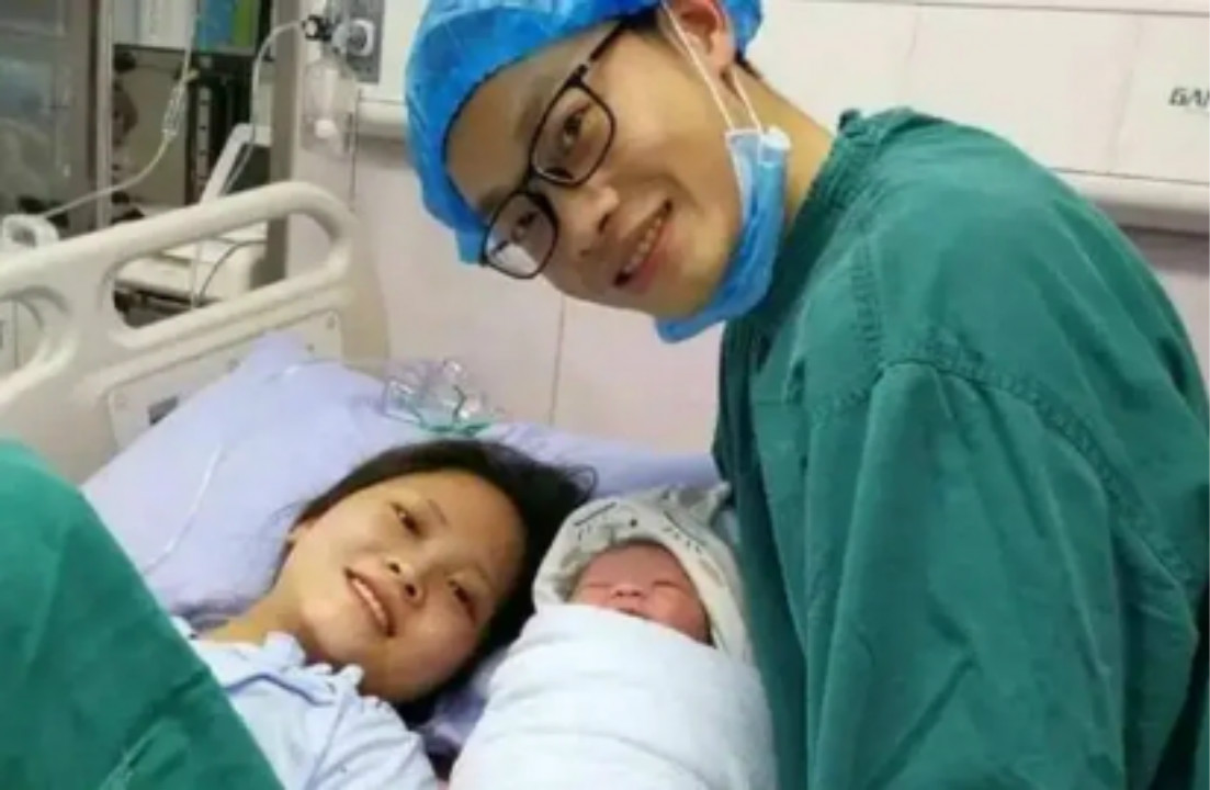 手术出意外,产妇手术后偷偷给医生塞纸条