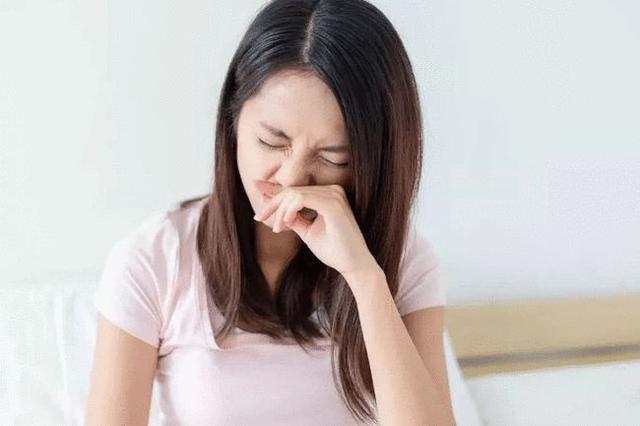 老年人睡觉嘴里发干怎么回事,黑夜睡觉嘴里发干并苦啥原因