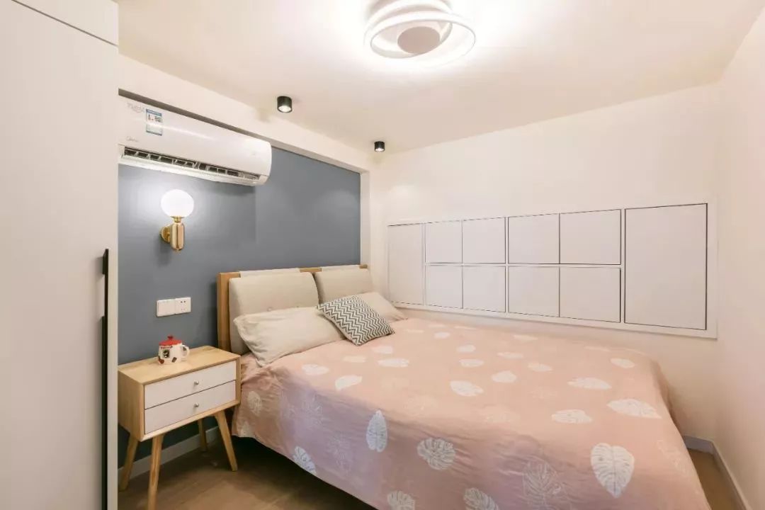 64㎡现代轻奢公寓，买了小复式，这样装修好精致