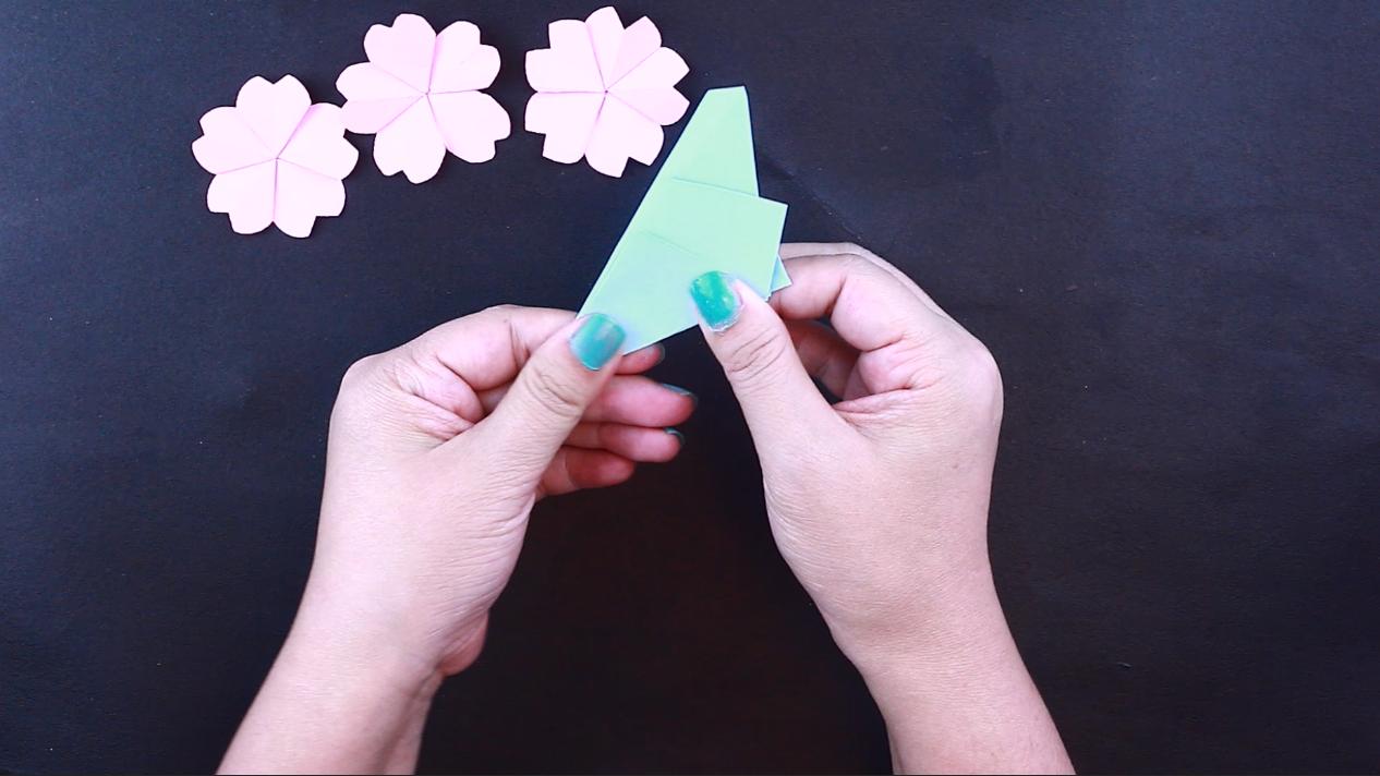 樱花折纸教程一张纸就可以折成,一张纸简单樱花折纸