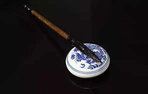 不过100元的毛笔还是不错的!花这点钱买5支不心疼,能写3000字