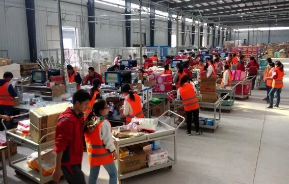 今年“双十一”，快递为啥送得这么快？