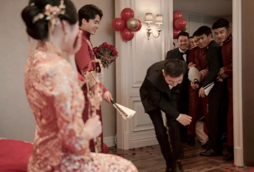 适合一对伴郎伴娘的接亲游戏,两个伴郎接亲小游戏创意环节