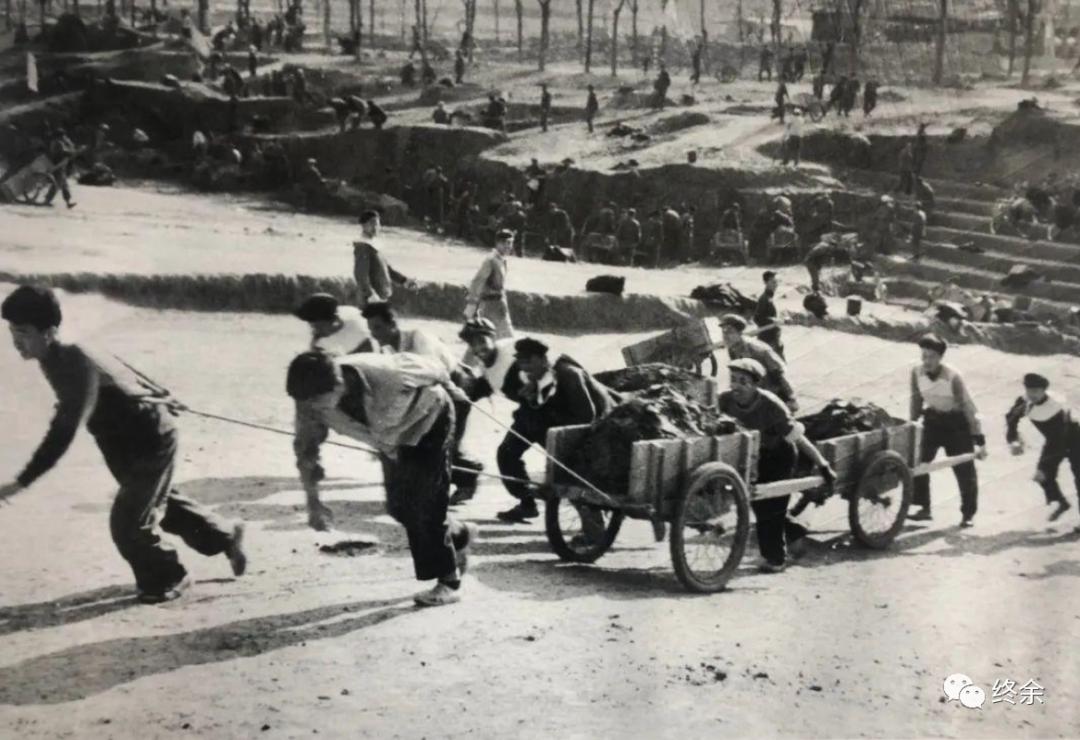 通县民工在怀柔水库建设工地