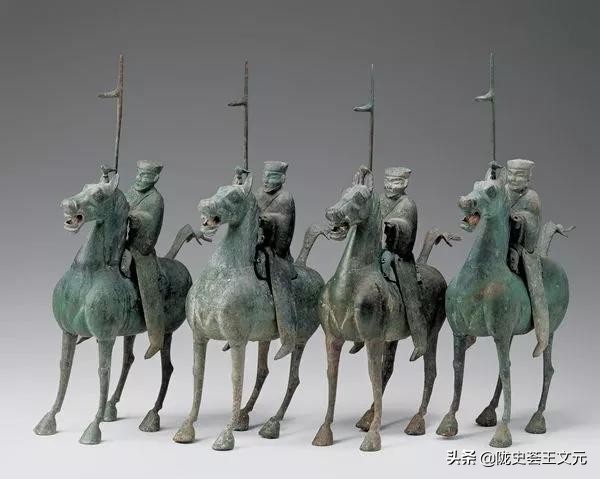 亲见“国宝帮”:房间堆满稀世珍宝