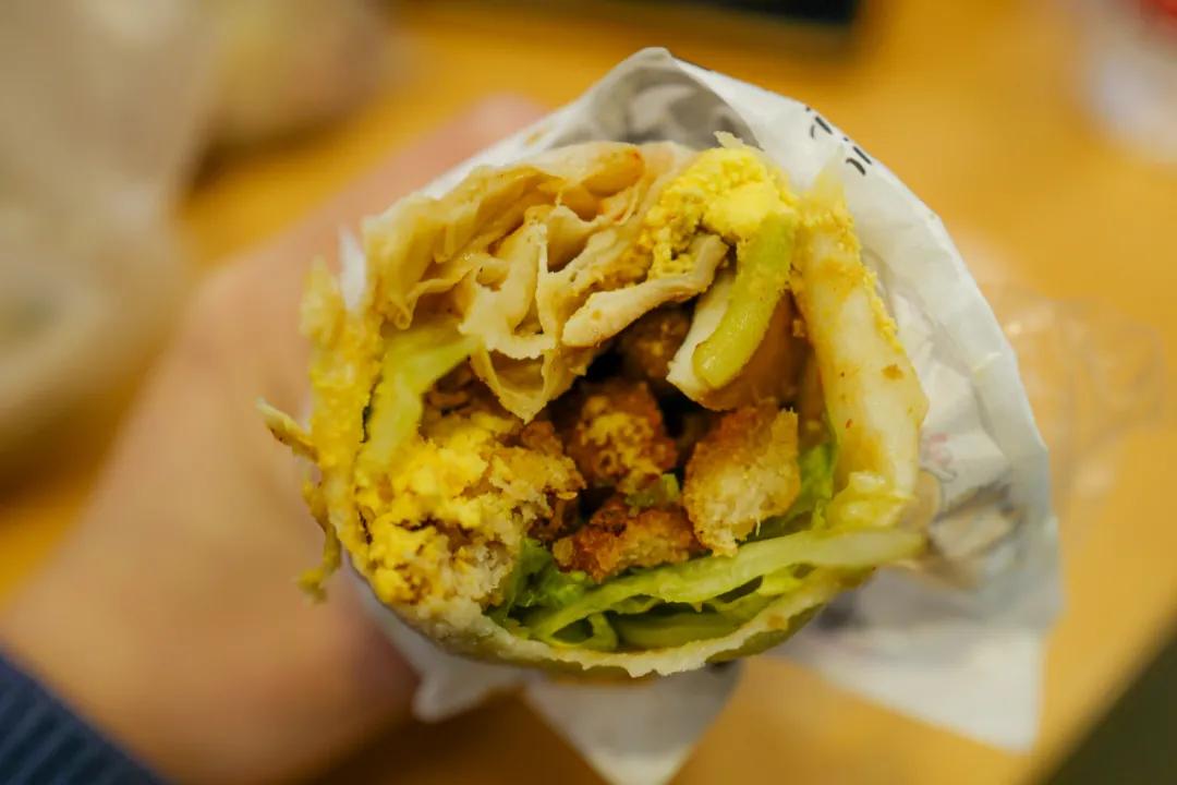 附近步行街美食推荐3-4人餐,人均30就能在江边尽享美食