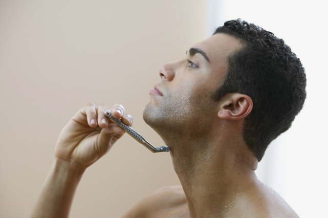 为什么男生刮完胡子还有胡茬,刮完胡子泛红什么原因