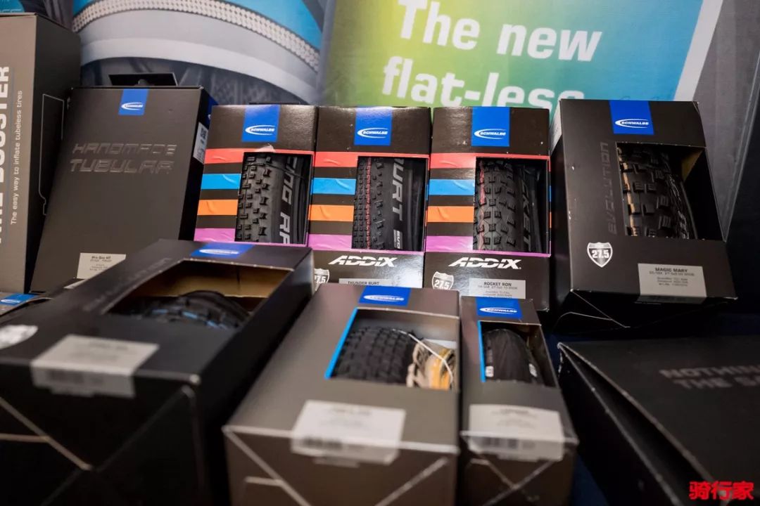 拒绝四溅的补胎液，教你优雅地改装/安装真空胎！