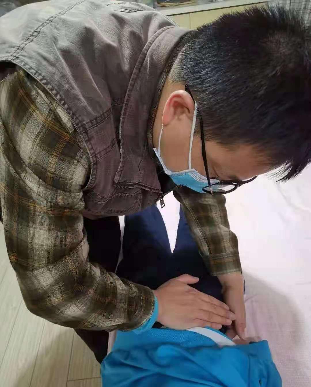 中医正骨咔咔响合集,中医正骨骨头咔咔响的声音