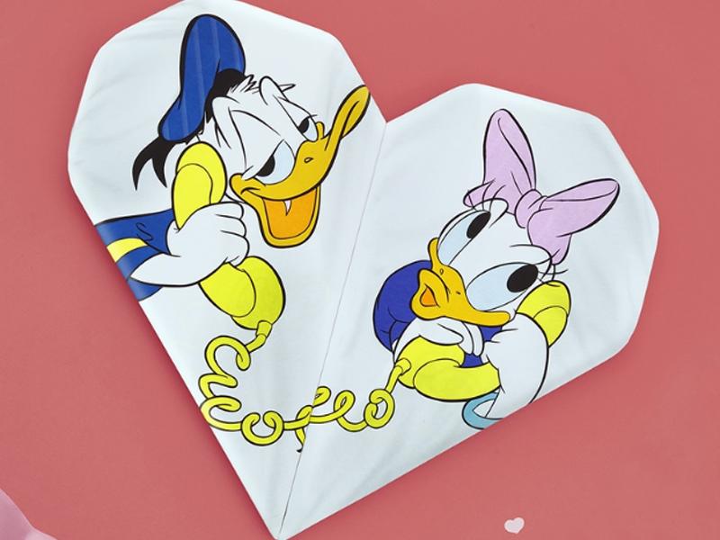 邓伦喜提“懵伦”称号！穿毛衣直播被调侃？粉丝：你以为是乱穿吗