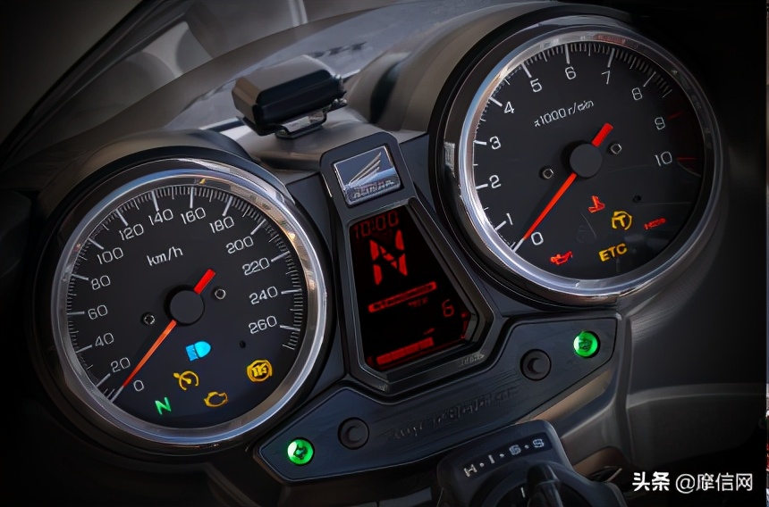 鏈敯澶嶅彜cb1300鍏ㄦ柊浠锋牸,鏈敯琛楄溅cb1300