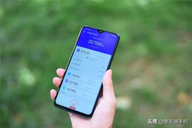 国产手机的集体榜样!4G手机时代最后的销量奇迹,还适合入手吗?