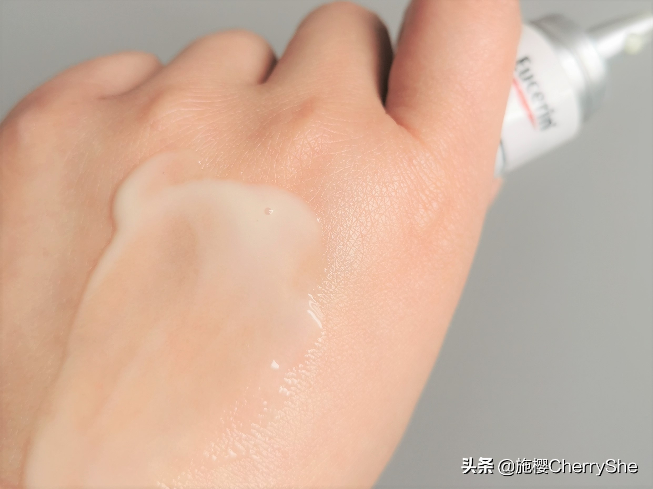 左旋vc精华的作用与功效,vc精华的功效与作用