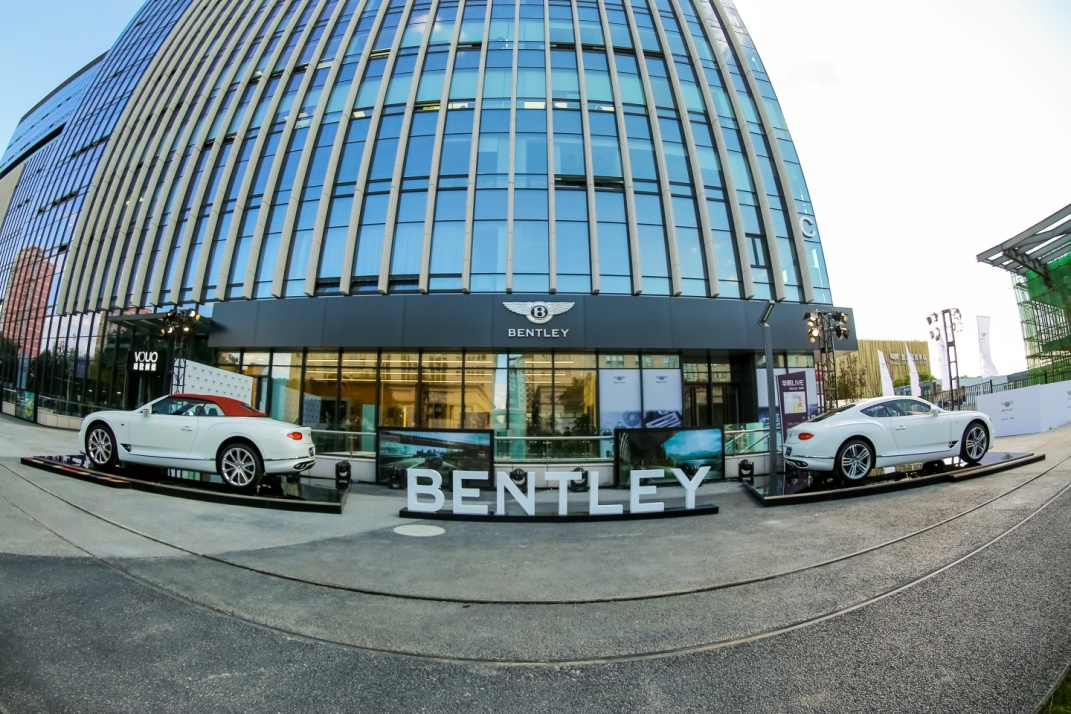 宾利欧陆gtmulliner交车仪式,宾利欧陆gtmulliner2024款敞篷