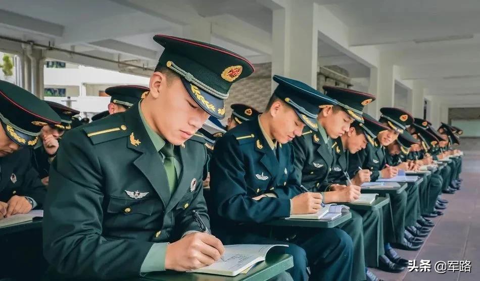 军官制度最新规定解读,军官制度改革引发热议