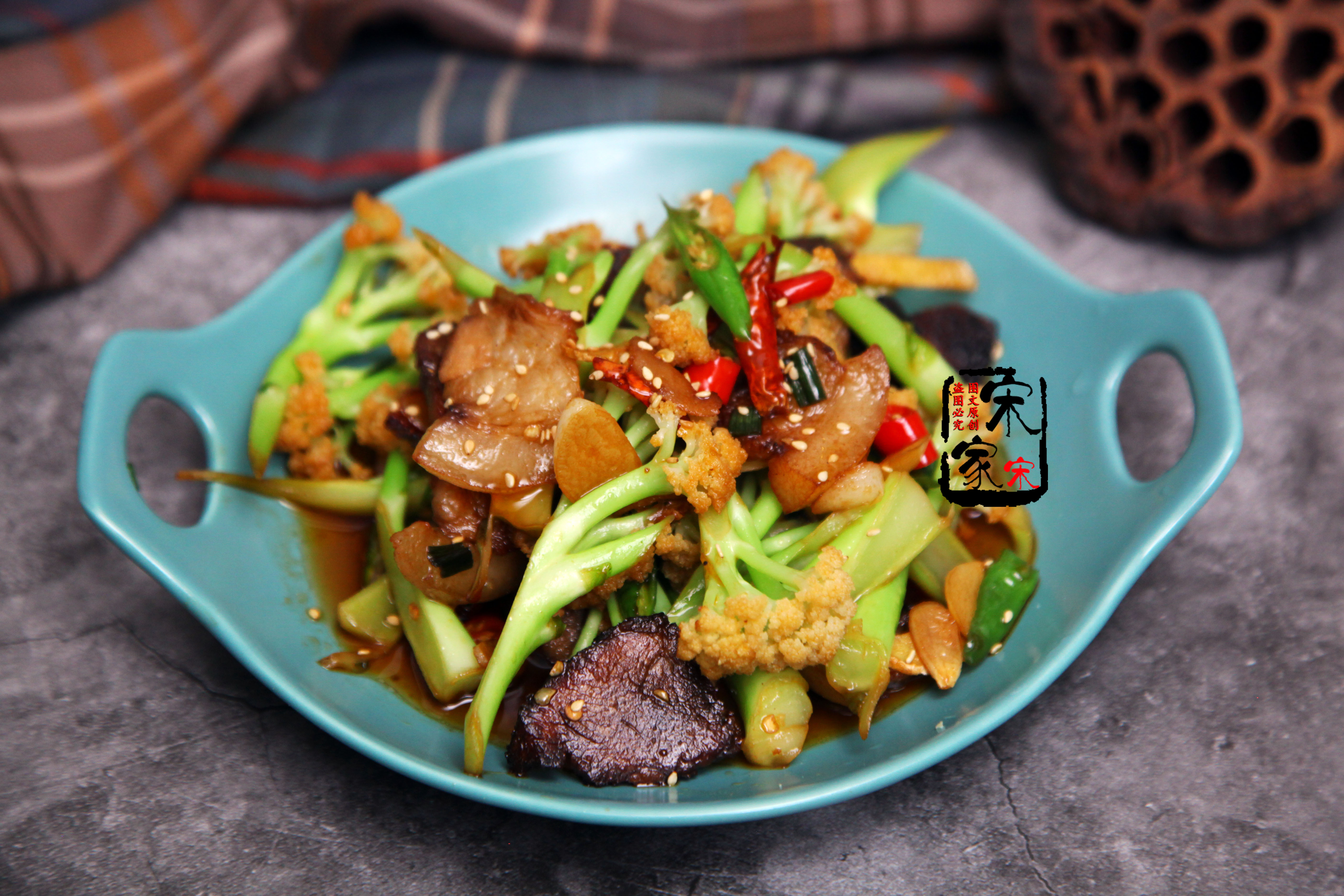 炒花菜应该怎么弄好吃呢,炒花菜不放肉不焯水的家常做法