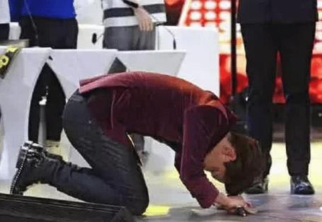 天天向上小五告别跪拜是哪期,小五离开天天向上汪涵