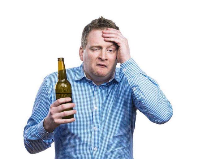 阿里女员工自曝被灌酒事件,阿里女员工自曝饭局醉酒