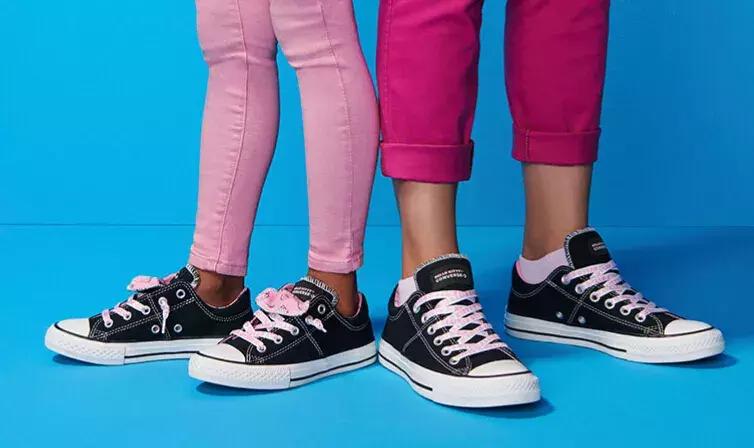 匡威飘了？顾客买双鞋不仅要“排队抽号”，还需穿指定服装