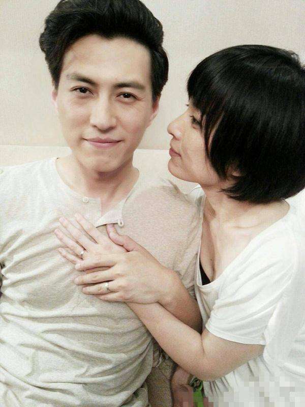 靳东李佳夫妻视频素材,靳东李佳罕见秀恩爱合集