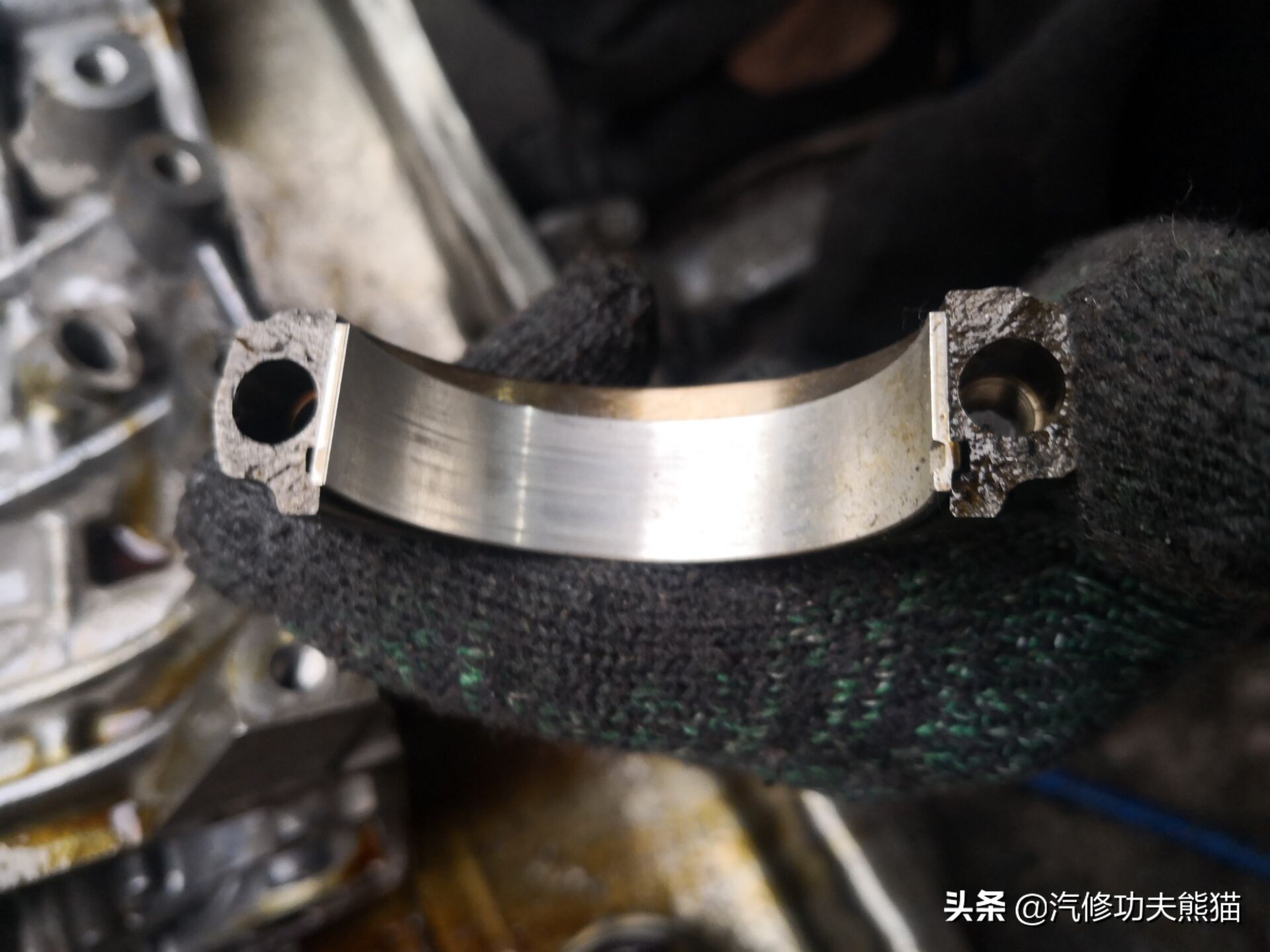 为什么都说奥迪a6l烧机油,奥迪a6l2.4烧机油原因分析