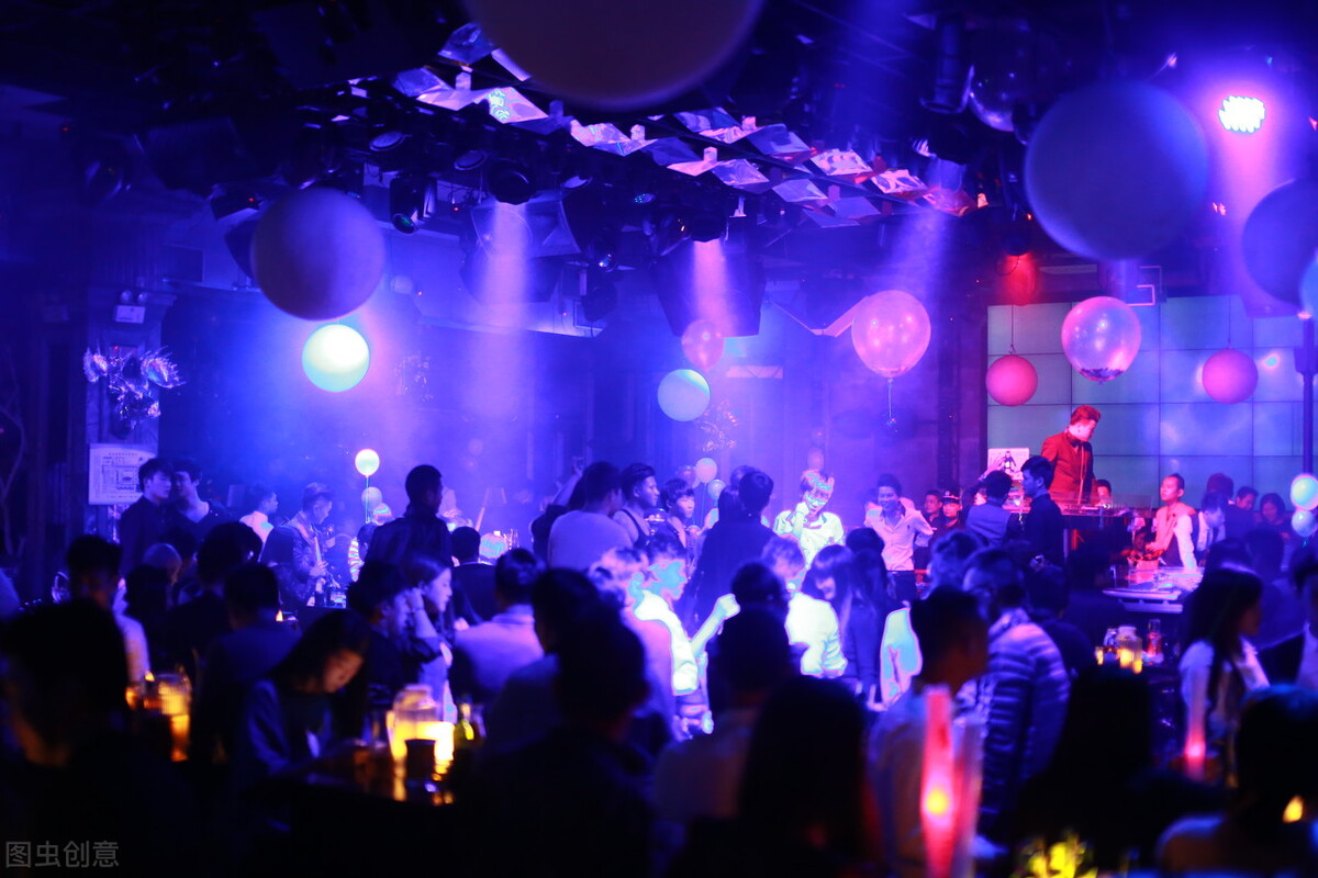 老公是一个高级玩家，整天吃喝玩乐，我能够让他浪子回头吗？