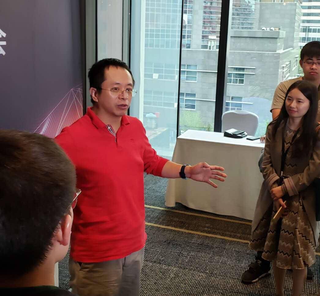 360谈周鸿祎齐向东分家,周鸿祎谈360大战腾讯