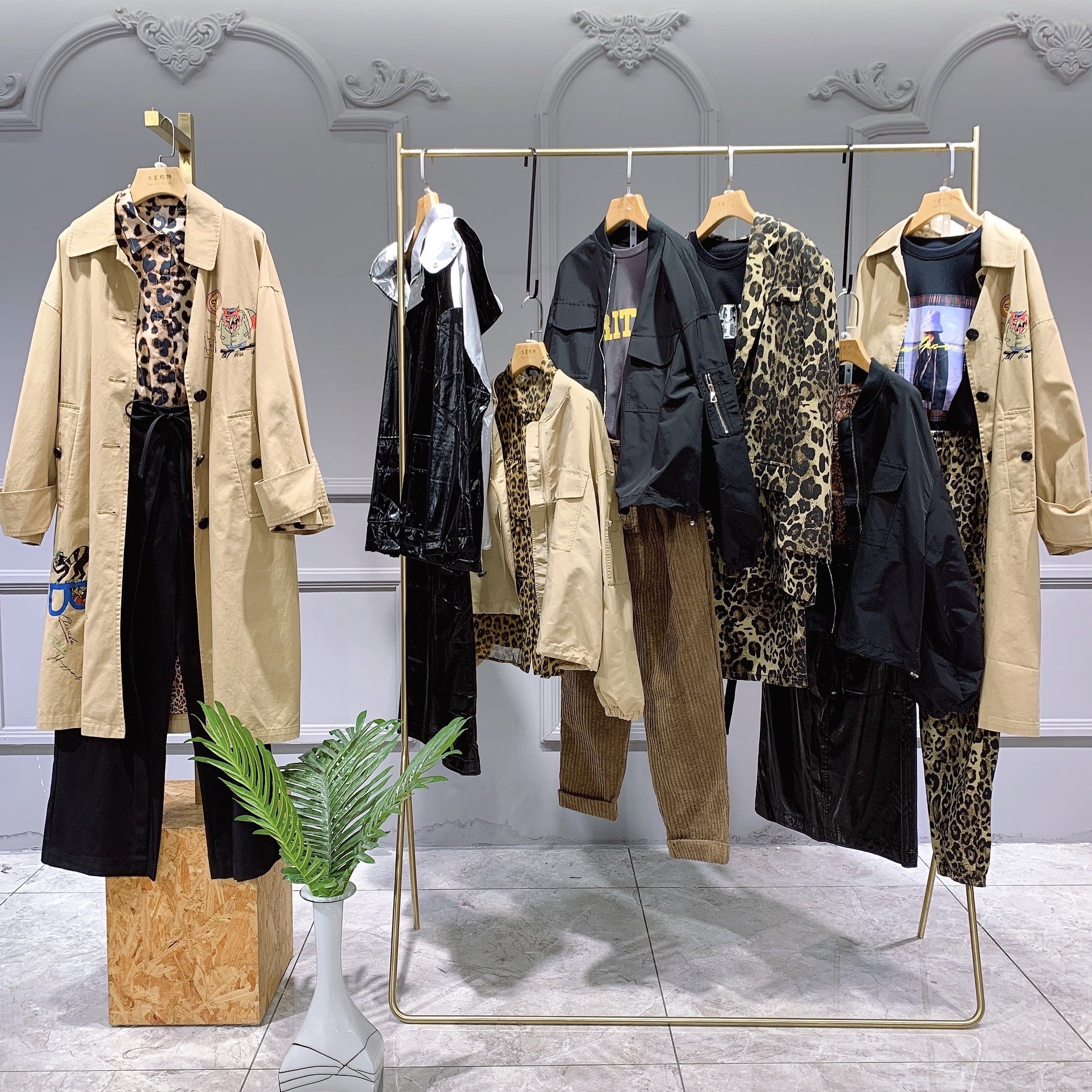 乌丫女装潮牌系列,摩安珂剪标女装正品清仓