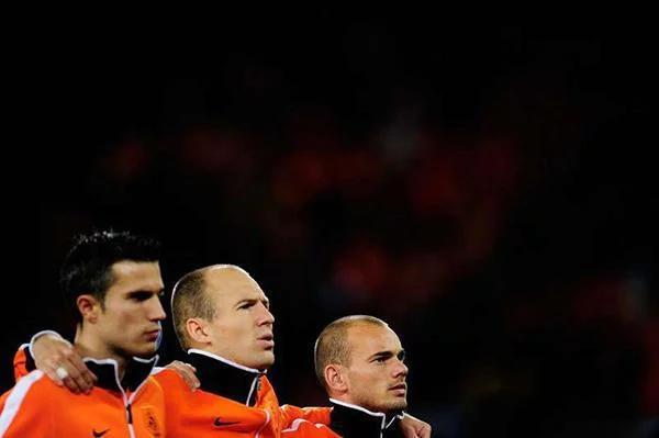 伊布c罗罗本,足坛绝代双骄之一