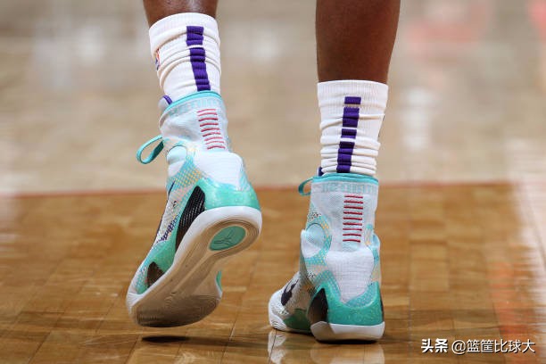 哈勒尔秀个性定制！3月12日NBA赛场球鞋赏析