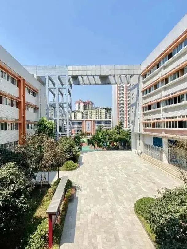 初中民办学校哪一所比较好,封闭式初中寄宿学校排名