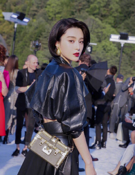 范冰冰回归巴黎时装周,范冰冰重回米兰时装周