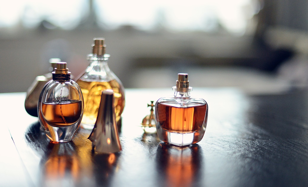 一个精致的女人,出门包包里一般会带这5样东西,少一样都不精致