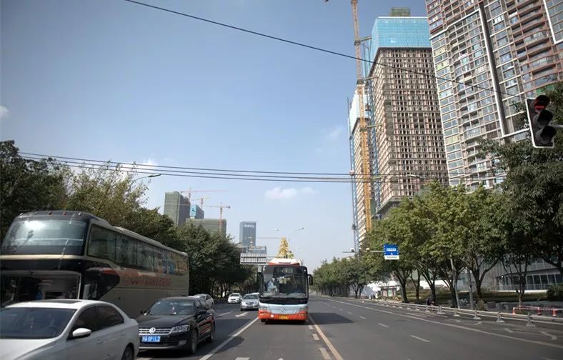 攀成钢变迁记实：曾经无缝难忘怀两鬓斑白忆当年