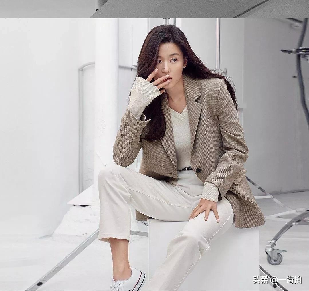 38岁全智贤拍时尚大片,38岁全智贤裸妆