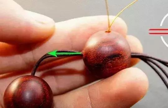 手串穿珠子打结教程慢动作简单,单绳穿珠子打结方法图解