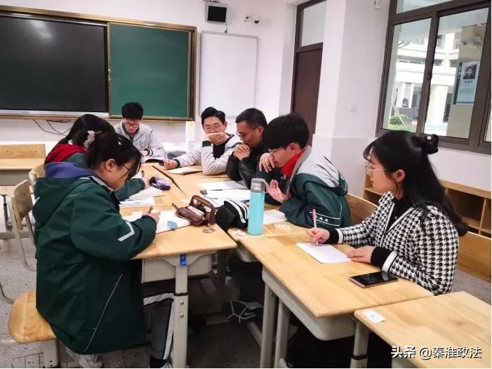 出道即巅峰！秦淮科技高中辩论队市赛夺冠背后