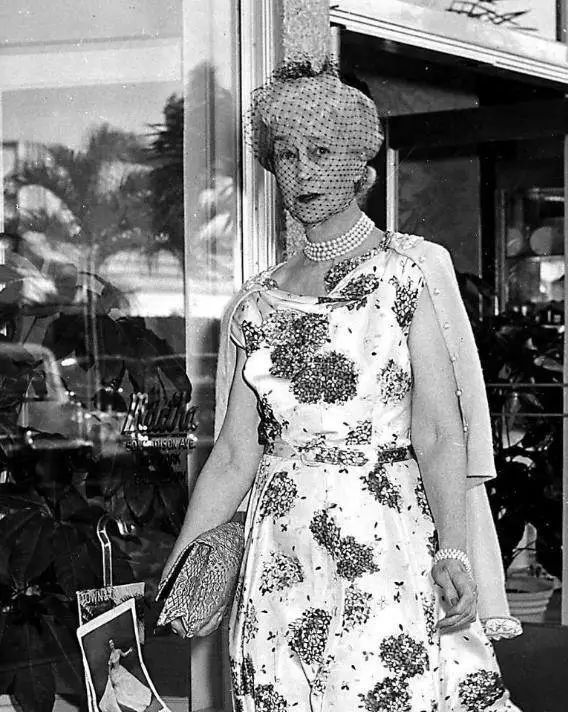 她是美国最富有的女人，却被丈夫冷落，她出轨，首相都为她求情