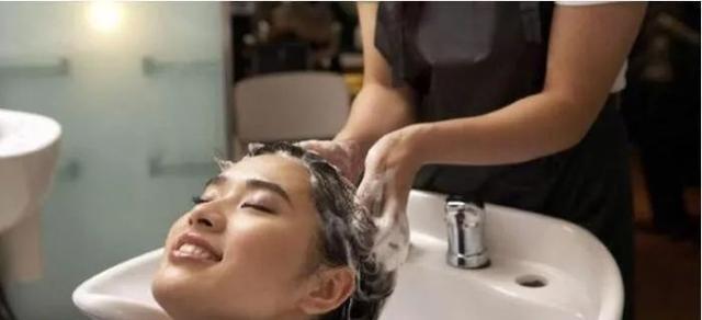 为什么理发店的洗发水那么好用,理发店的洗发水为什么质量这么好