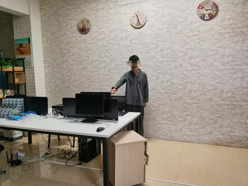 华商太难”收割流量|“水军团伙”一朝覆灭