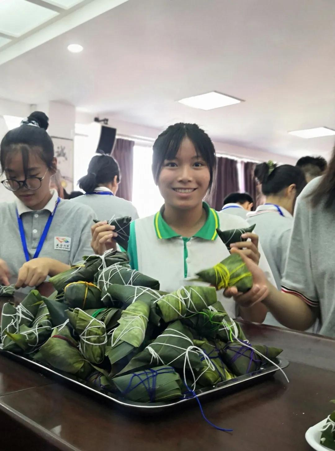我们的节日•端午——遂宁七中召开端午座谈会