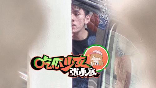 李佳琦又搞事!老烟民形象曝光后，直播中直接对杨幂开黄腔！