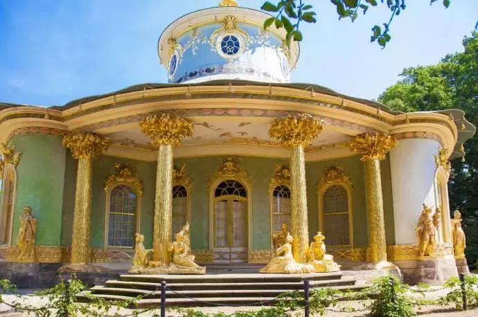 乾隆喜欢的瓷器叫什么风格,乾隆喜欢的图案