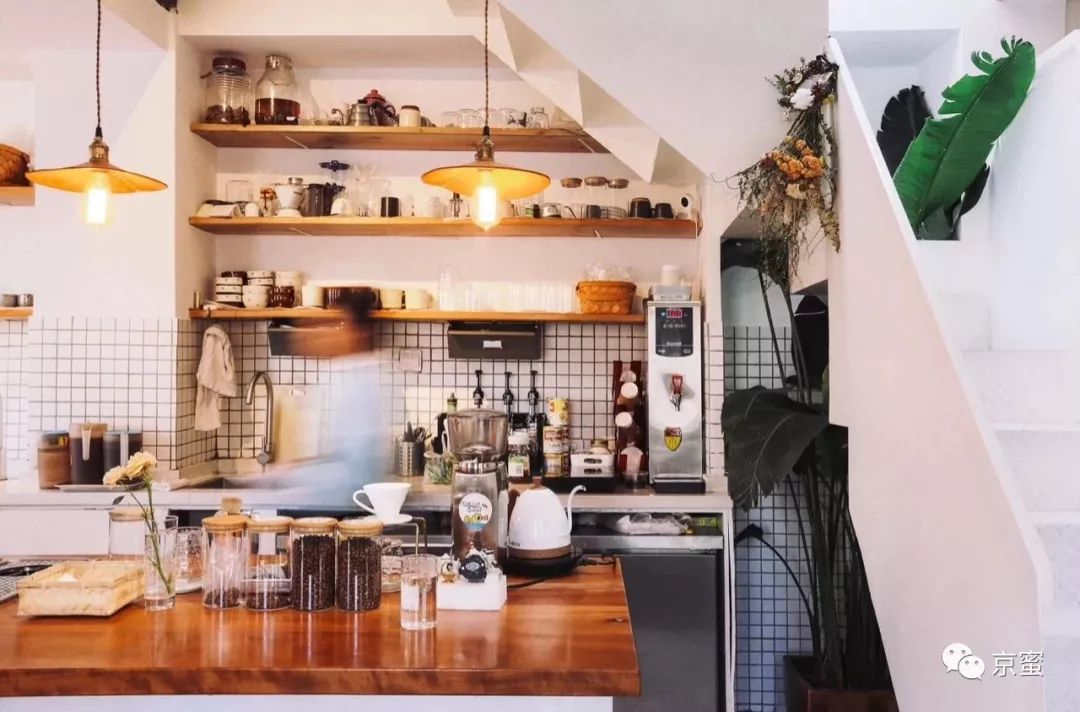 红楼藏书楼飘来咖啡香，是久违的A.omen奶·粉｜福利