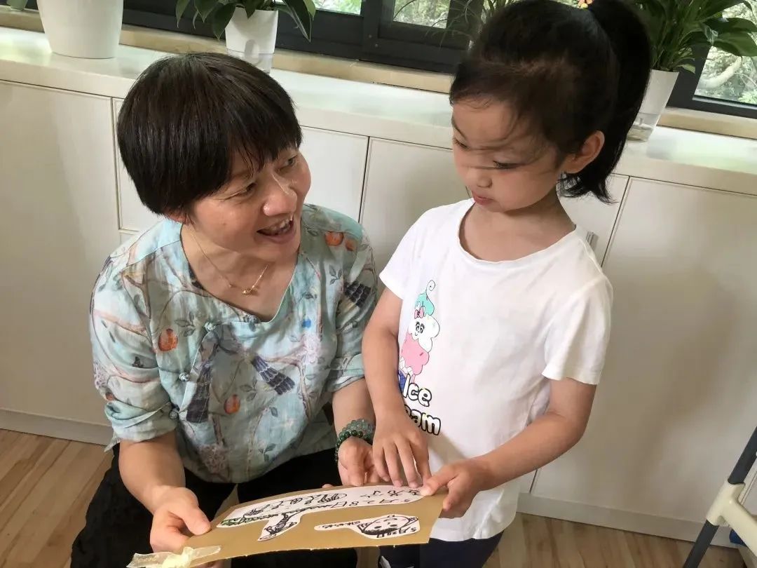 孩子毕业照创意道具,教你给孩子做一个毕业照