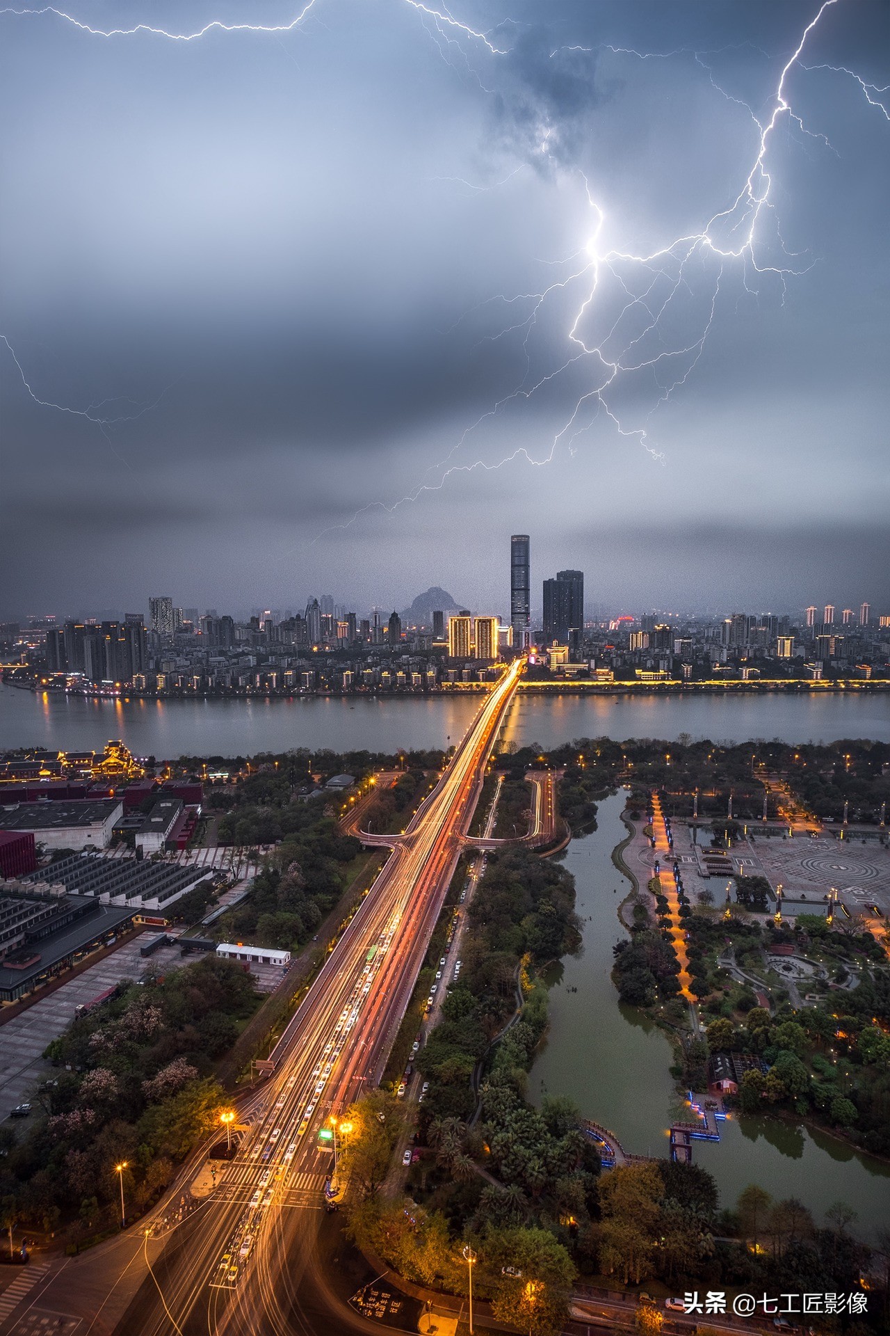 七工匠12mmf2缺点,七工匠12mmf2.8拍星空